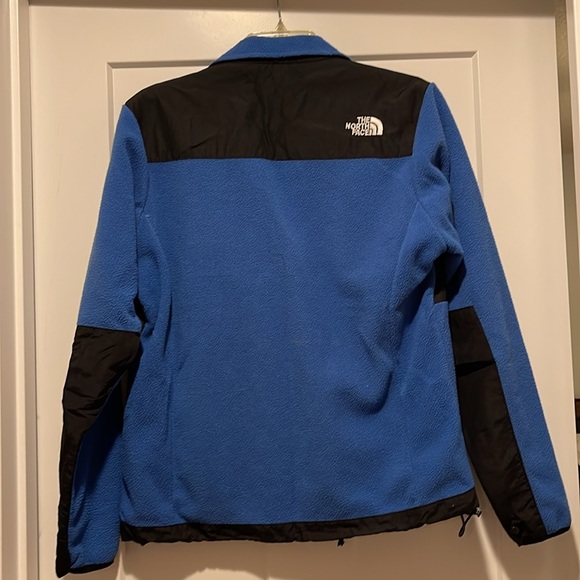 The North Face light blue and black jacket women’s medium - Picture 4 of 6